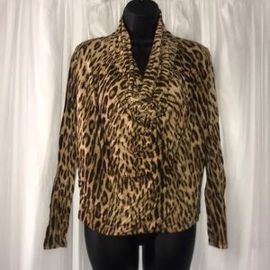 Cheedah print blouse with loose neckline